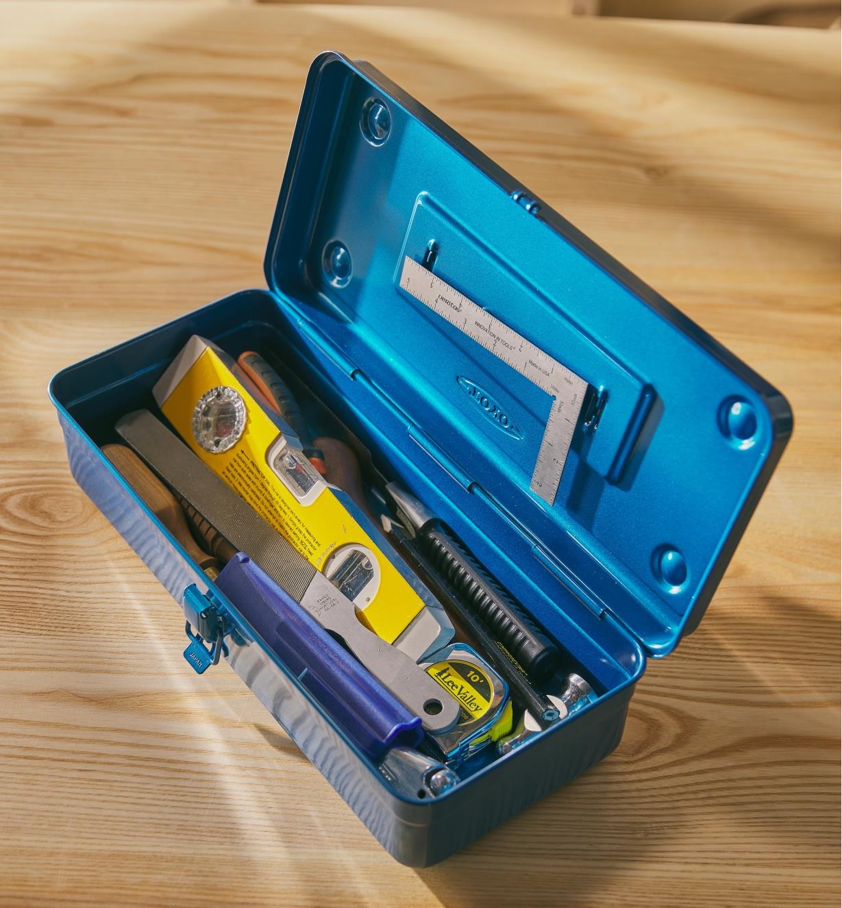 Toyo T-350 Medium Stackable Toolbox, Blue